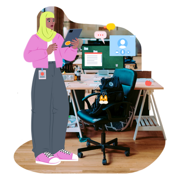 Офисная работница с помощью планшета за рабочим столом в PNG, SVG