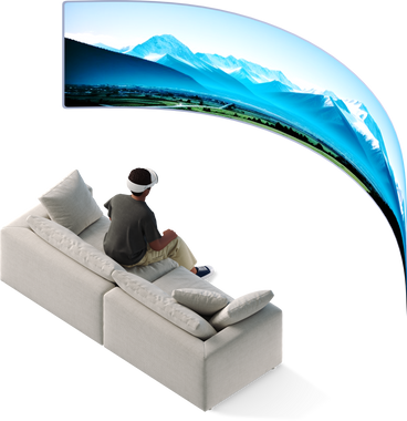 Mann mit vr-brille auf der couch und schaut sich einen film an PNG, SVG