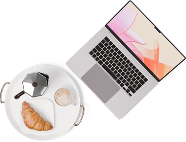 Vista superior de la computadora portátil, la cafetera moka y el croissant en la bandeja PNG, SVG